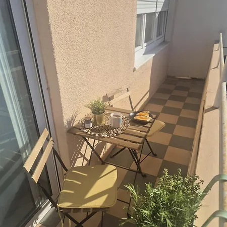 Nest Paulette Apartment